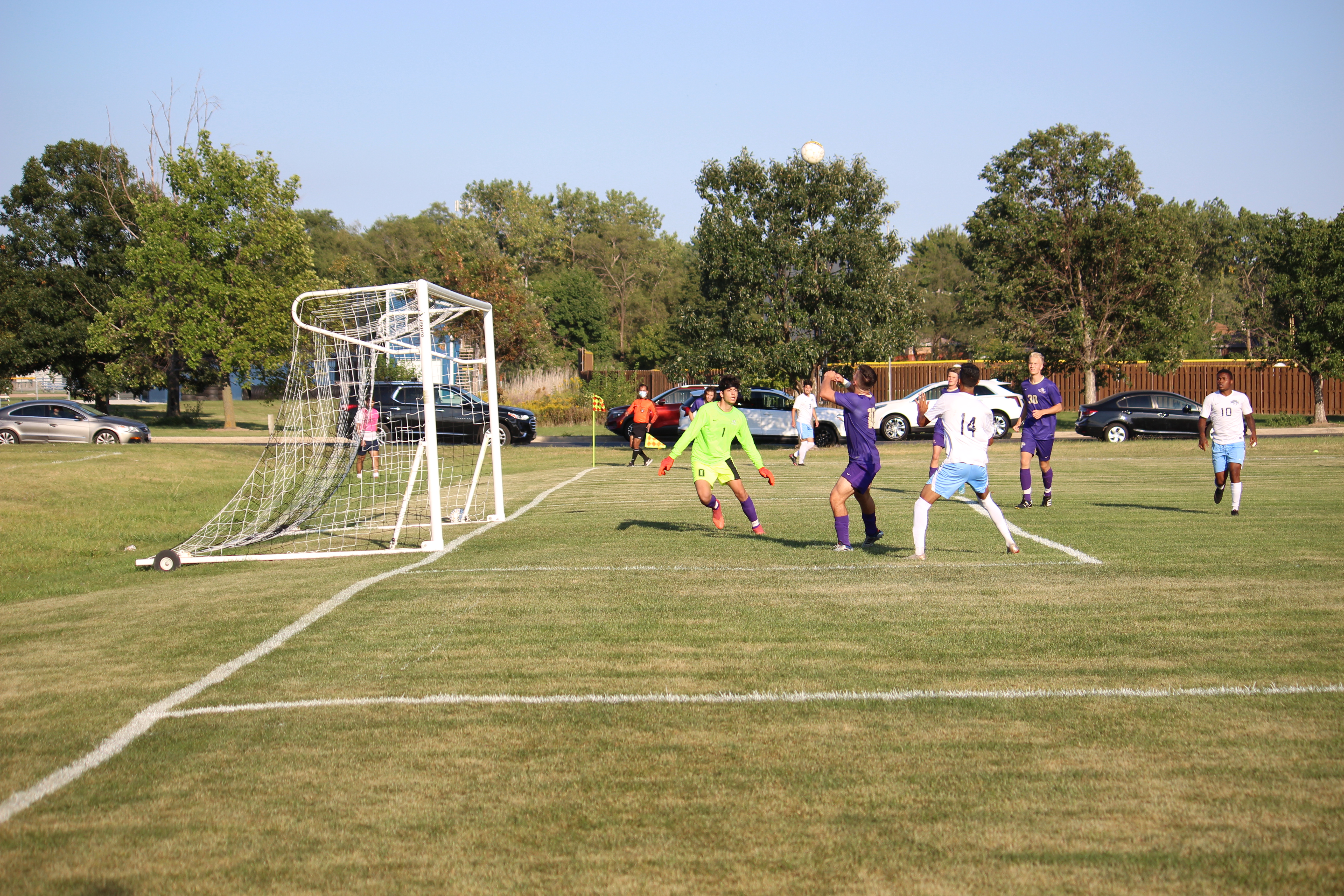 Play in front of net