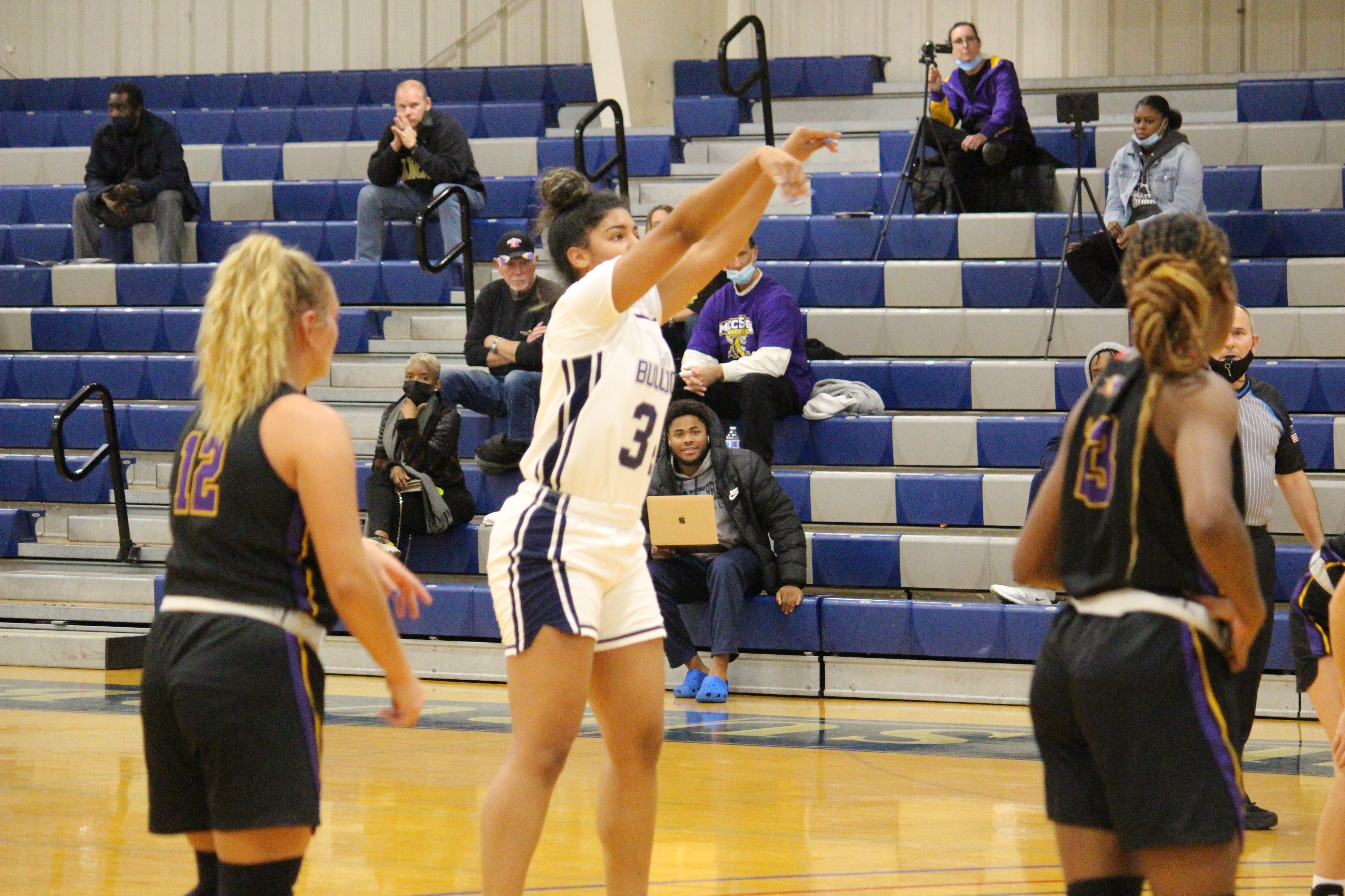 SSC player on the free throw line