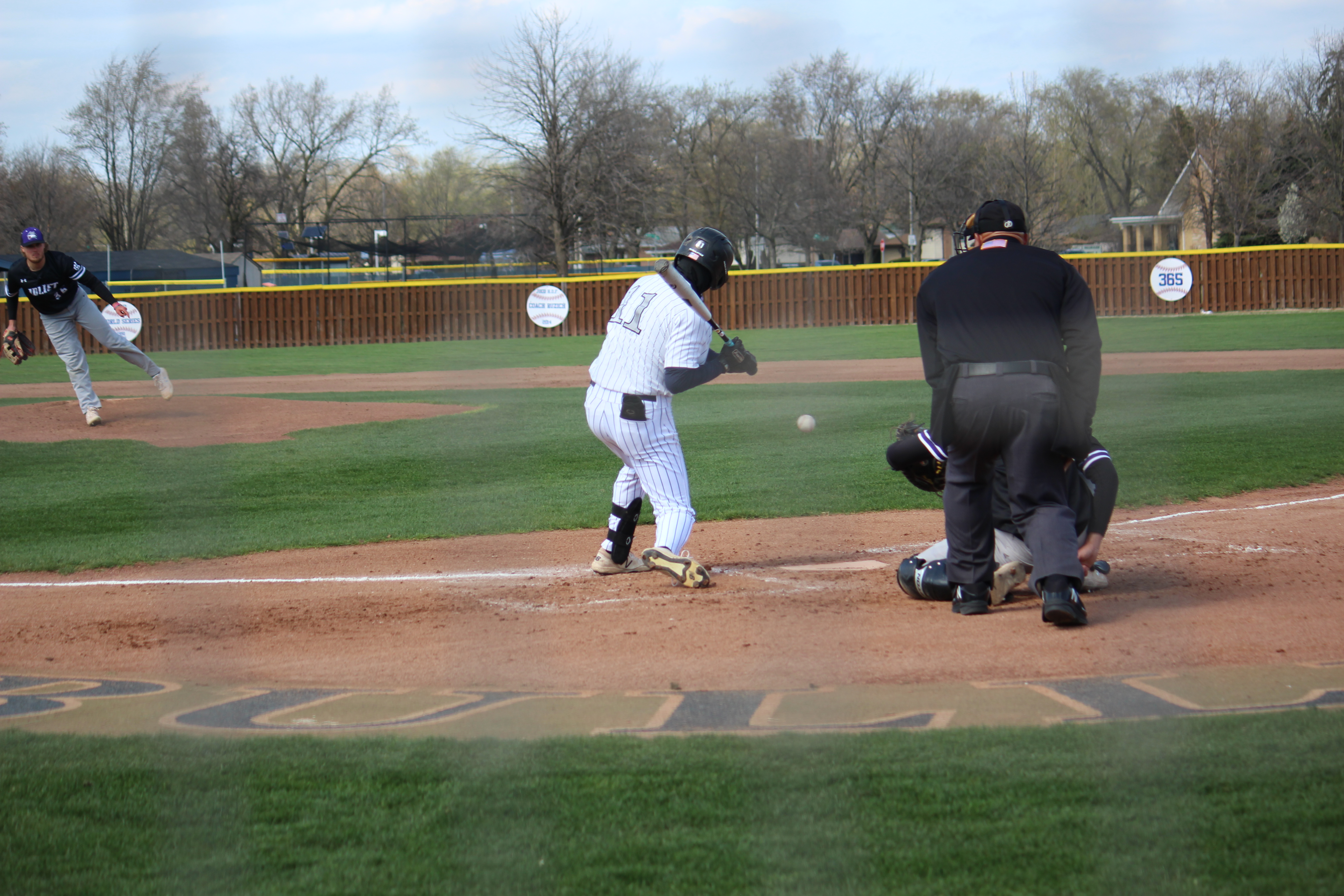SSC Player at Bat watching pitch