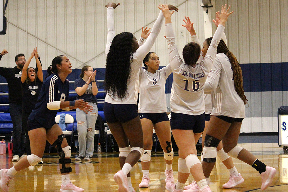 rotating-header-crop-lady-bulldogs-volleyball-match-vs-jjc-KCF-2025.09.03-1