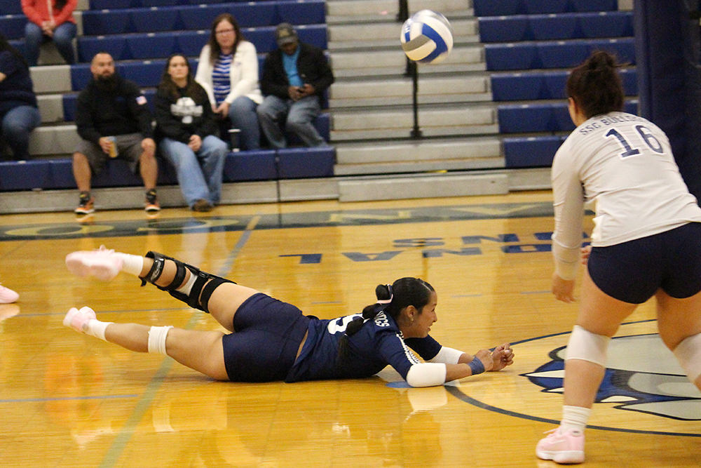 rotating-header-crop-lady-bulldogs-volleyball-match-vs-jjc-KCF-2025.09.03-7