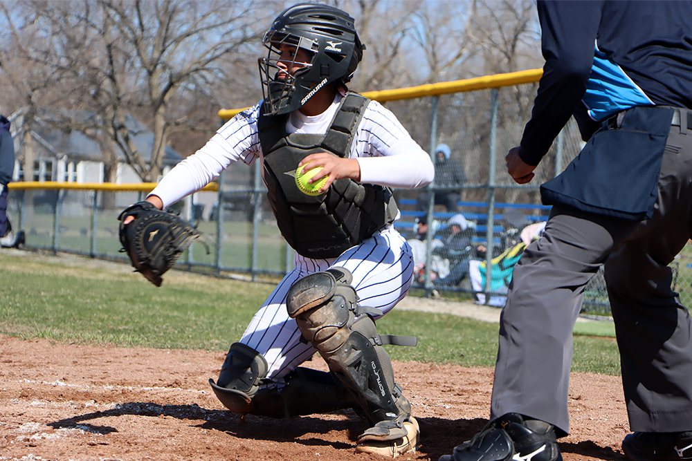 rotating-header-crop-softball-2026-8